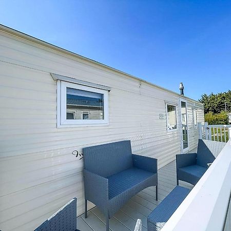 Gorgeous Caravan With Decking In Breydon Water Holiday Park, Ref 10081B Belton with Browston Екстериор снимка