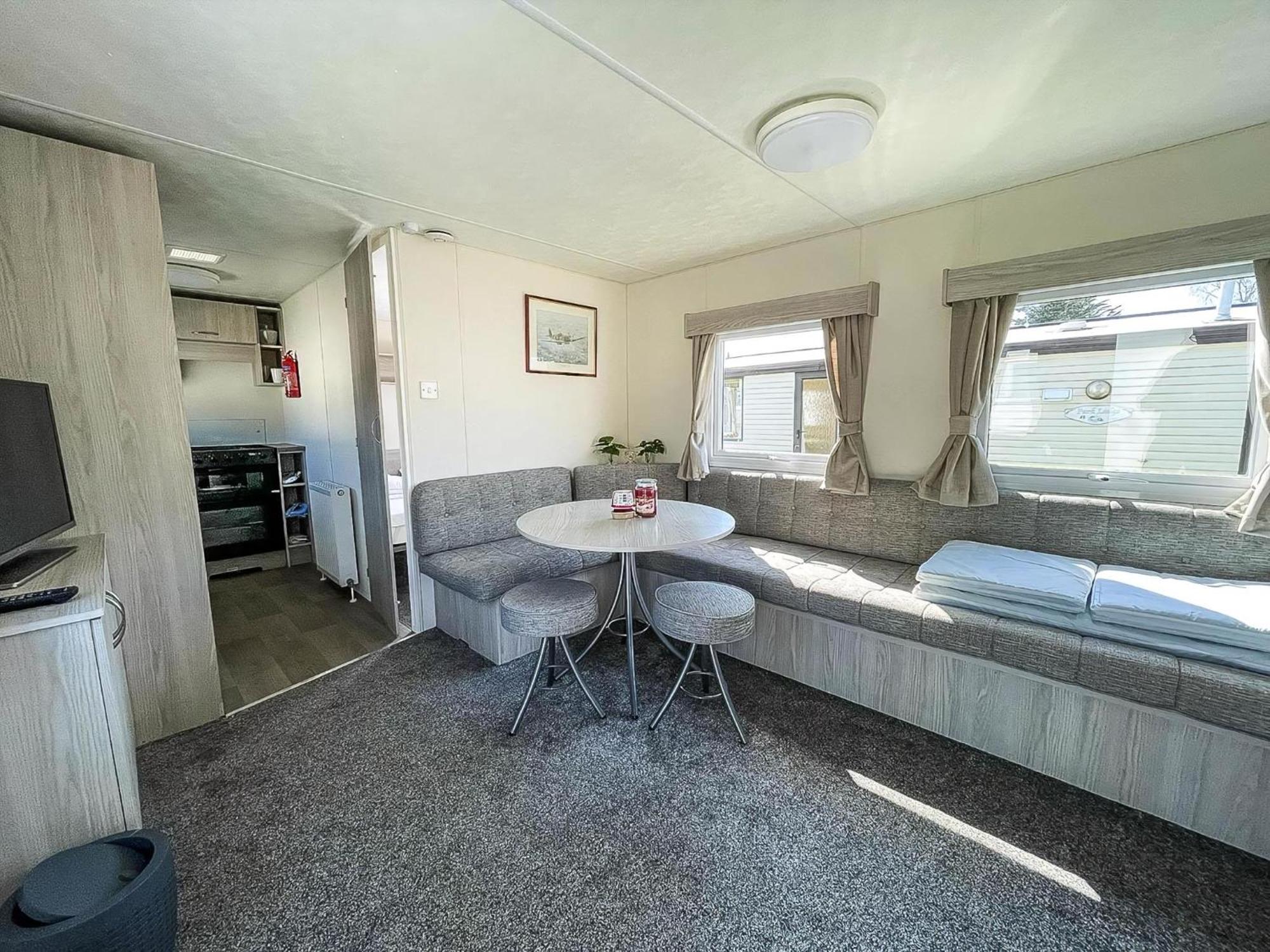 Gorgeous Caravan With Decking In Breydon Water Holiday Park, Ref 10081B Belton with Browston Екстериор снимка