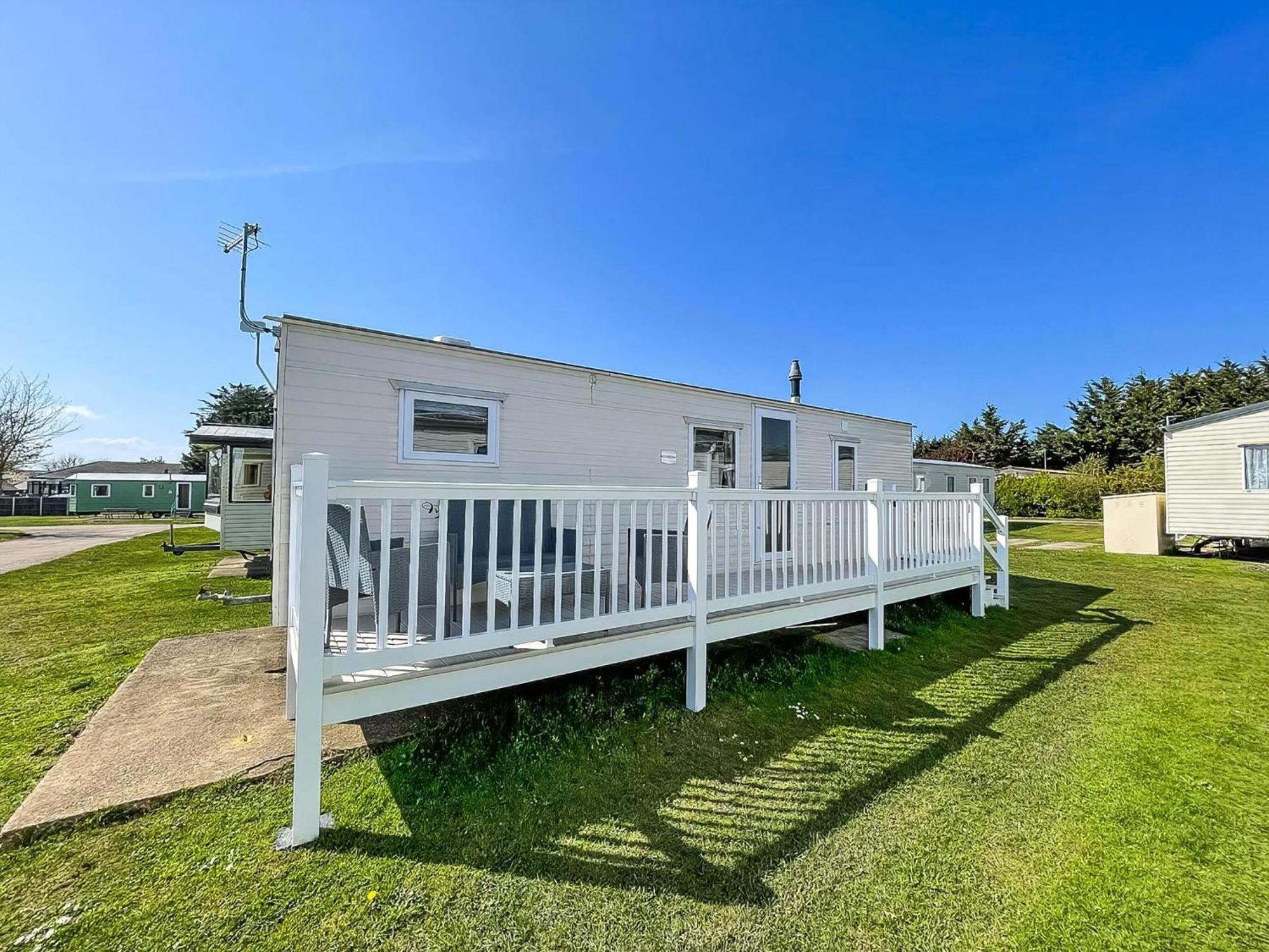 Gorgeous Caravan With Decking In Breydon Water Holiday Park, Ref 10081B Belton with Browston Екстериор снимка